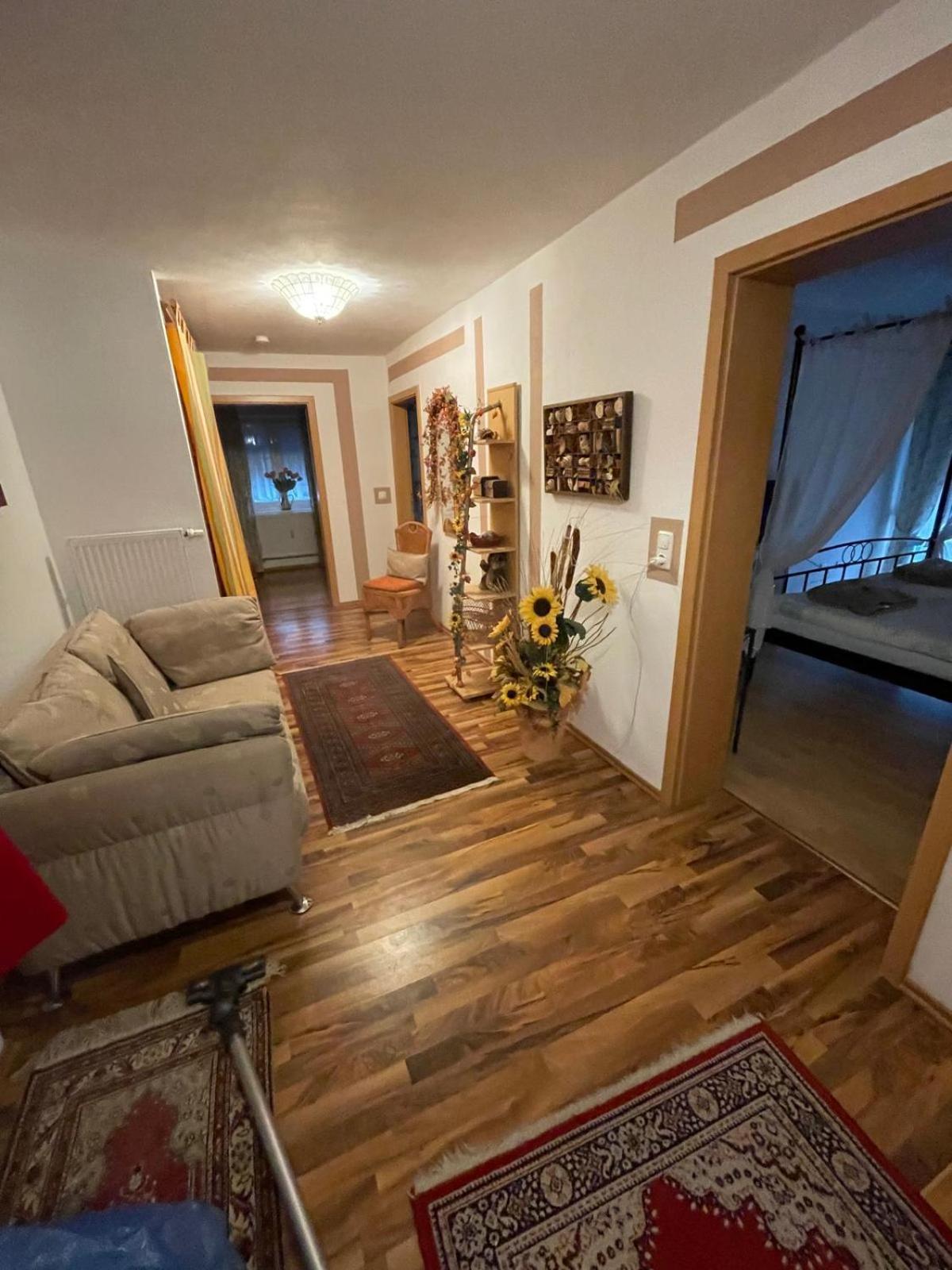 Schoene Ferienwohnung In Bahnhofsnaehe Fuer Urlaub, Studium Oder Arbeit Deggendorf Exterior photo